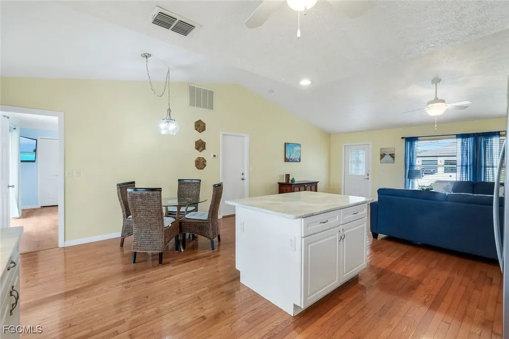 1925 SW 17th Place Cape Coral FL 33991