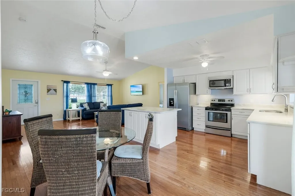 1925 SW 17th Place Cape Coral FL 33991