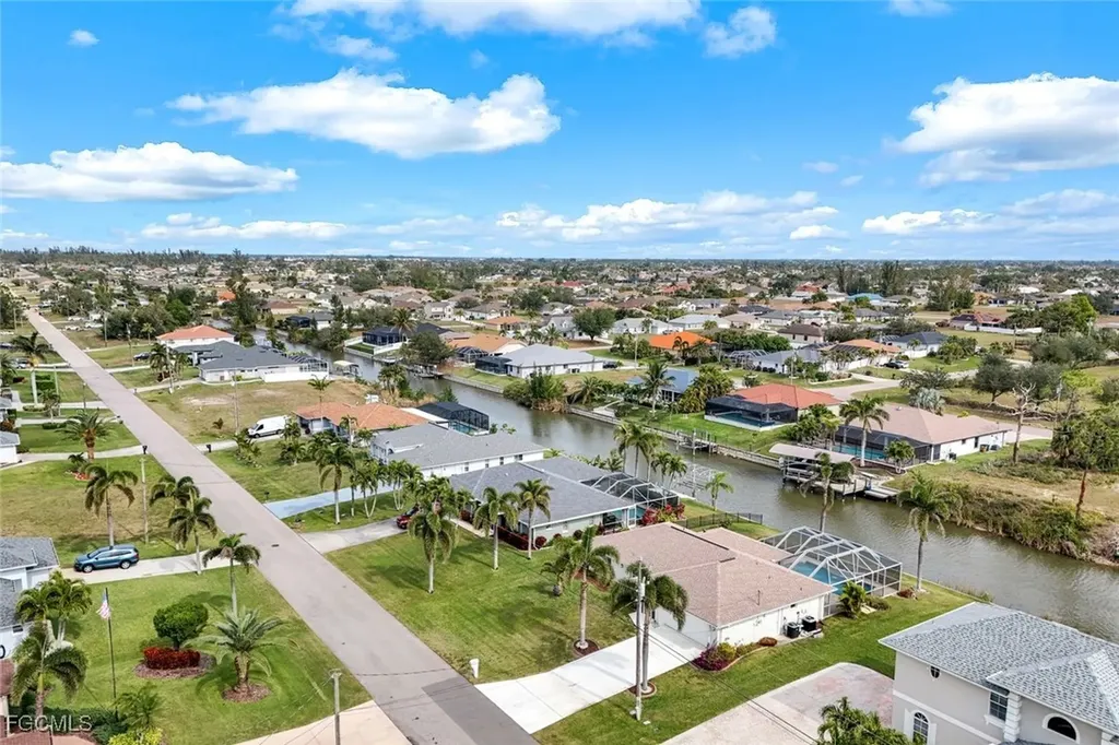 1925 SW 17th Place Cape Coral FL 33991
