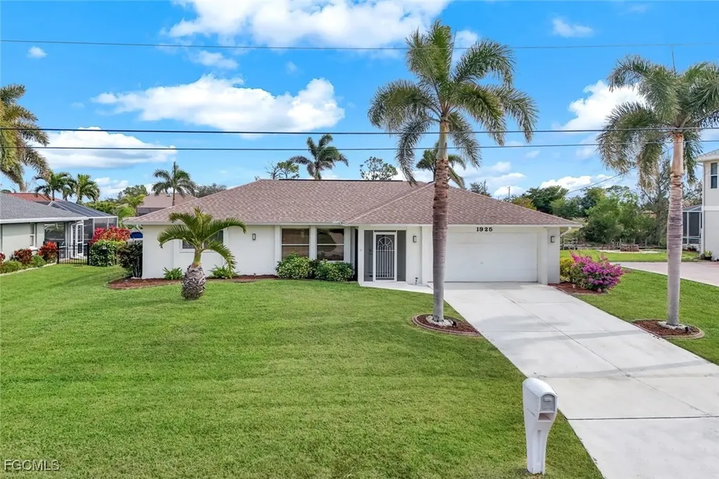 1925 SW 17th Place Cape Coral FL 33991