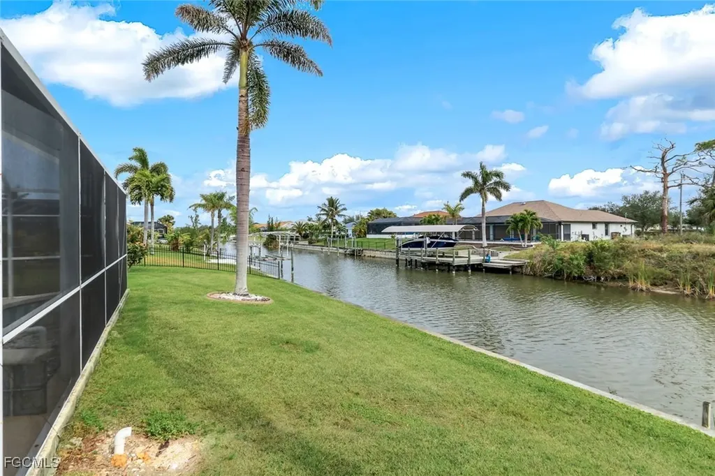 1925 SW 17th Place Cape Coral FL 33991