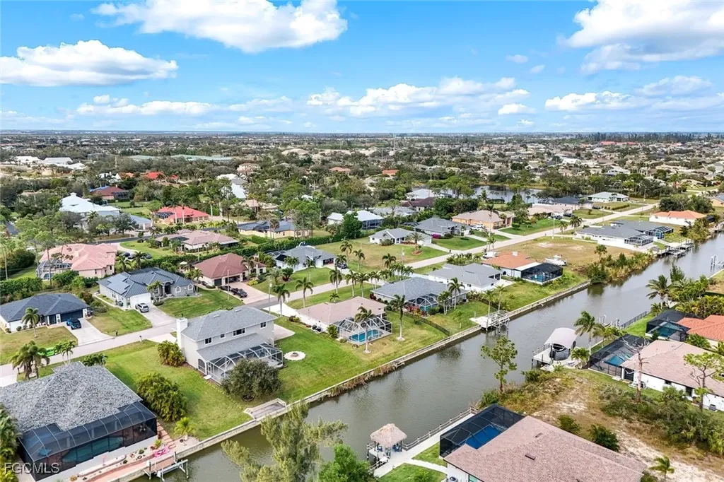 1925 SW 17th Place Cape Coral FL 33991