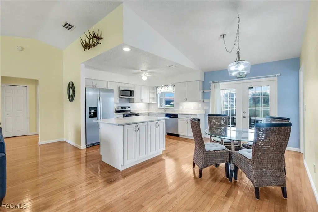 1925 SW 17th Place Cape Coral FL 33991