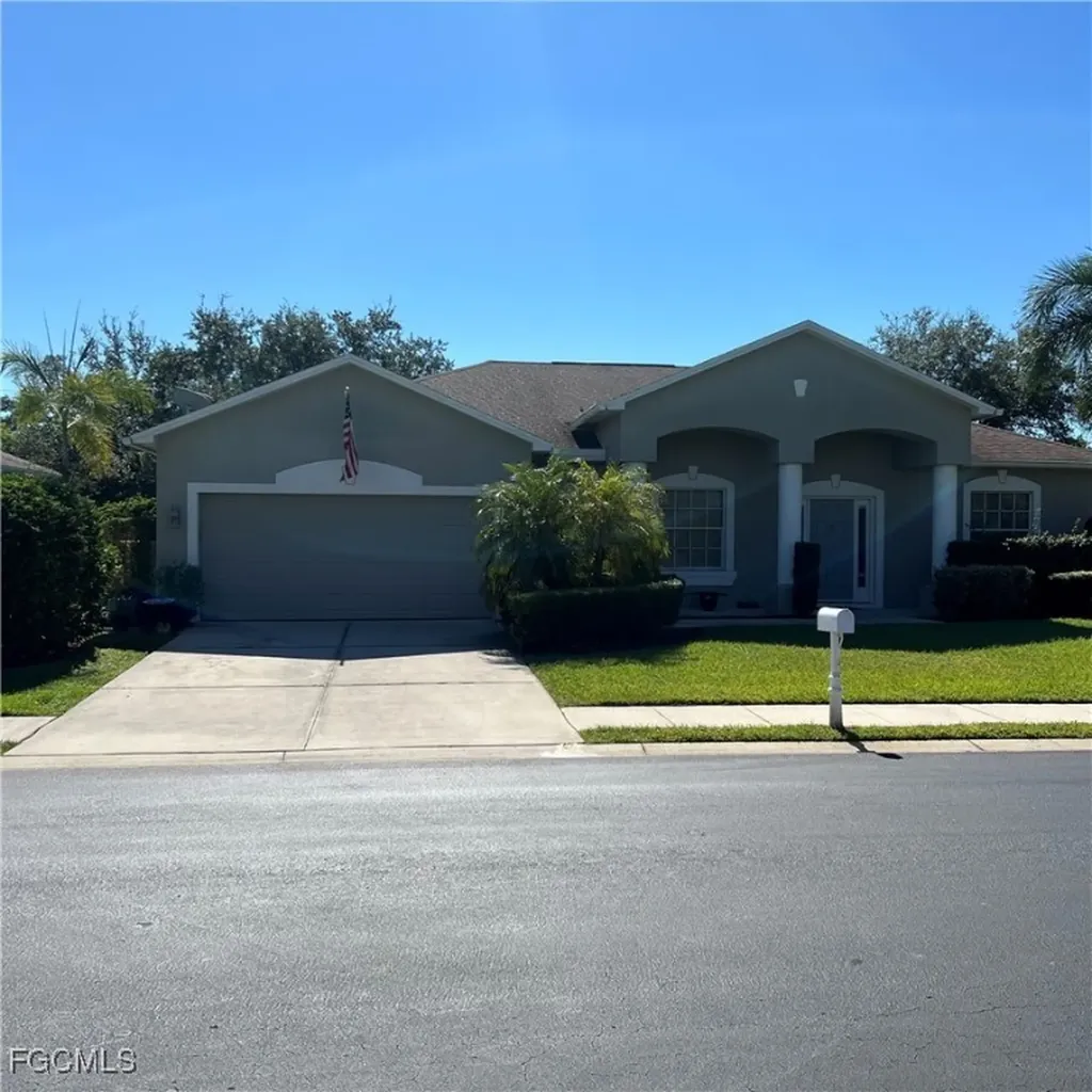 2702 Nature Pointe Loop Fort Myers FL 33905