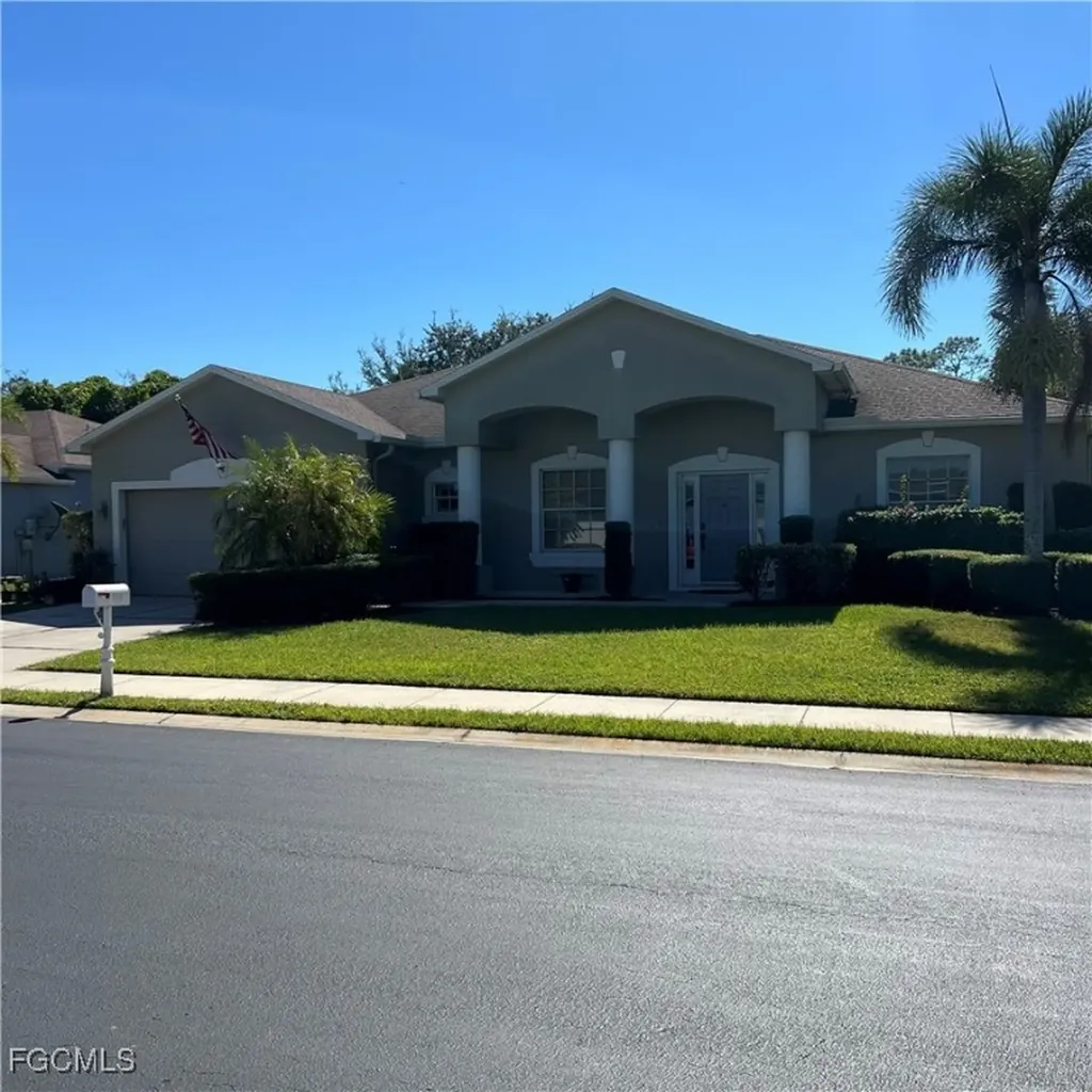 2702 Nature Pointe Loop Fort Myers FL 33905