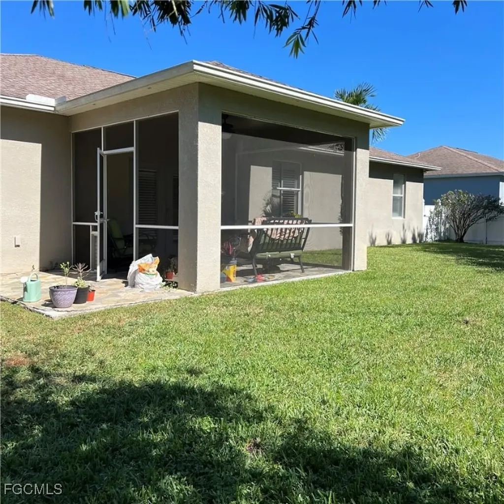 2702 Nature Pointe Loop Fort Myers FL 33905