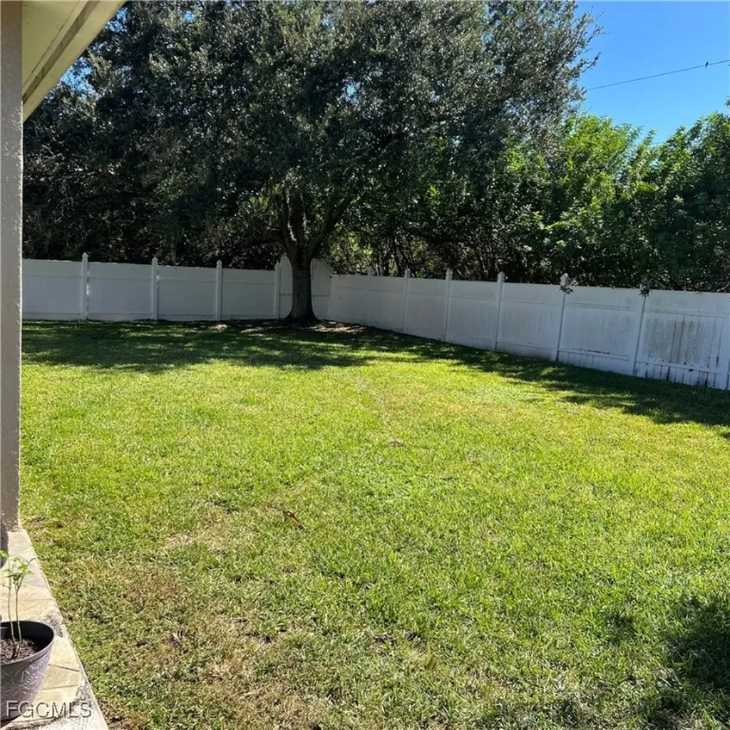 2702 Nature Pointe Loop Fort Myers FL 33905