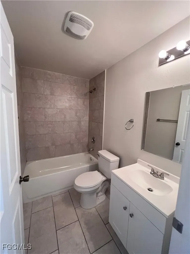 538 SE 6th Terrace Cape Coral FL 33990