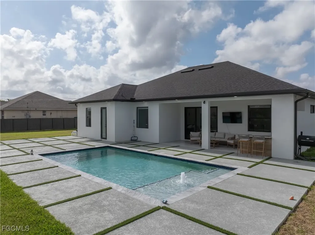 833 SW 16th Terrace Cape Coral FL 33991