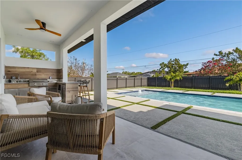 833 SW 16th Terrace Cape Coral FL 33991
