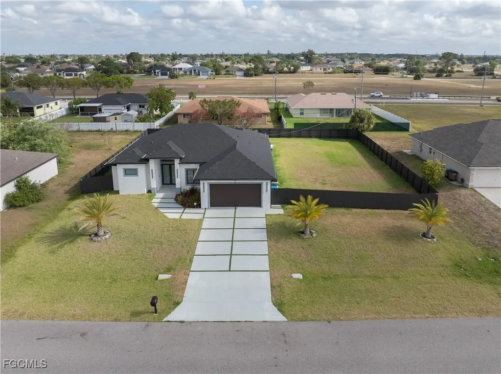 833 SW 16th Terrace Cape Coral FL 33991