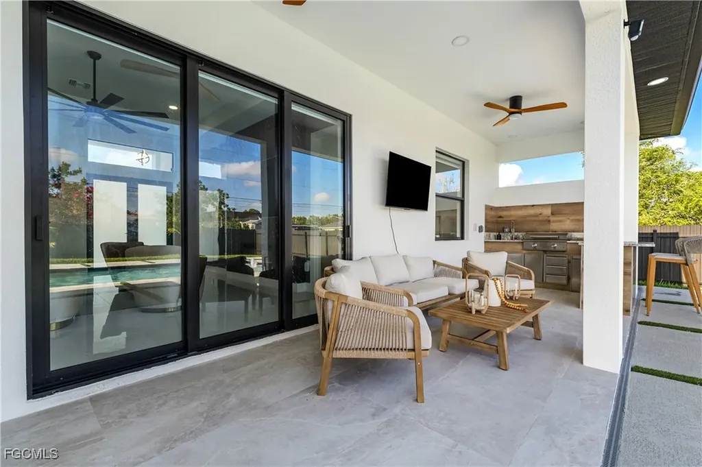 833 SW 16th Terrace Cape Coral FL 33991