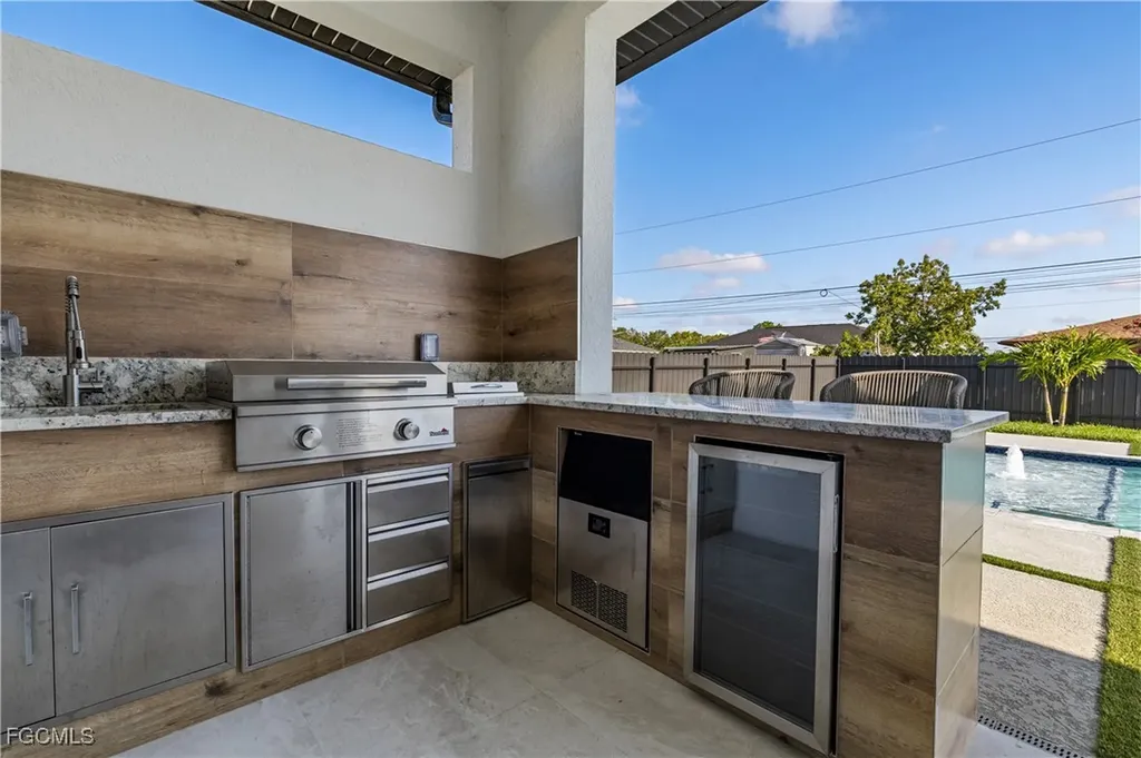 833 SW 16th Terrace Cape Coral FL 33991