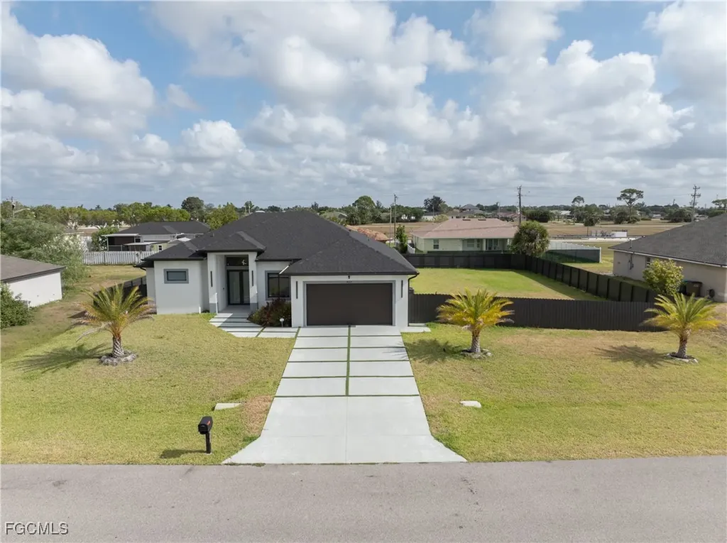 833 SW 16th Terrace Cape Coral FL 33991