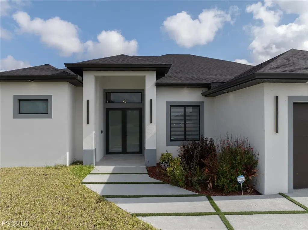 833 SW 16th Terrace Cape Coral FL 33991