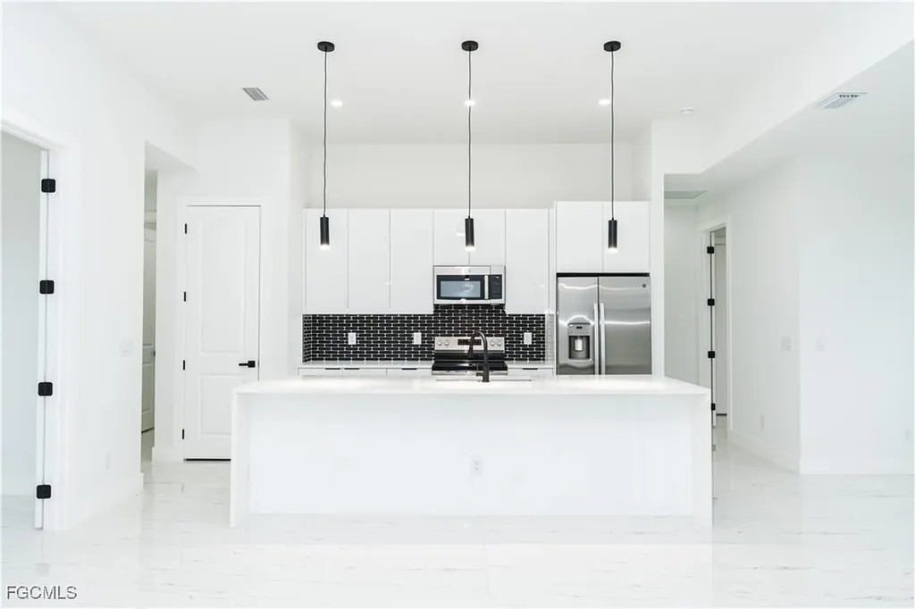 903 NE 23rd Street Cape Coral FL 33909