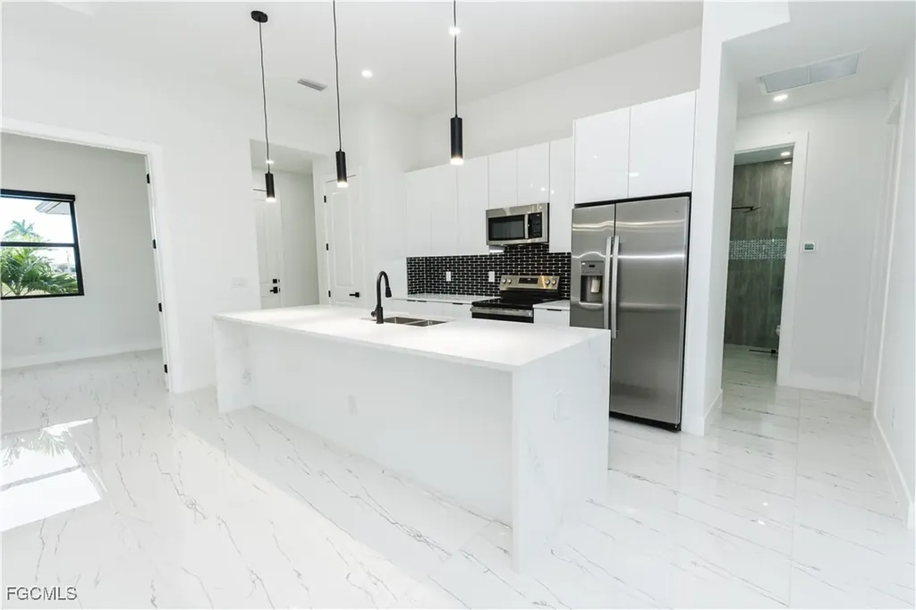 903 NE 23rd Street Cape Coral FL 33909