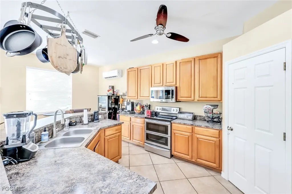 14067 Danpark Loop Fort Myers FL 33912