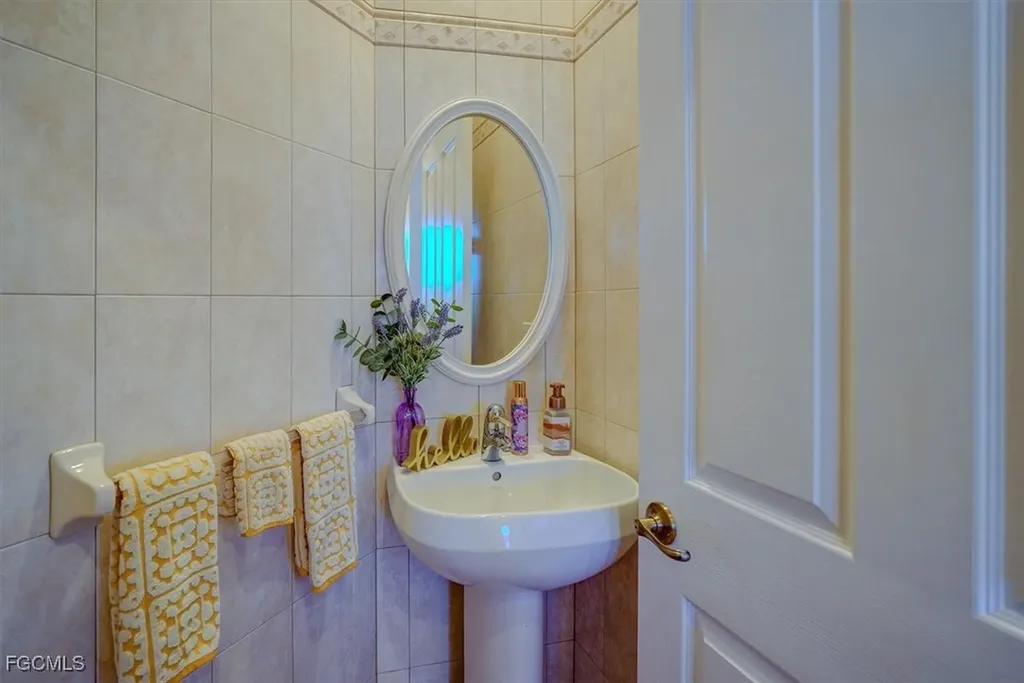 6501 Jacobs Drive Fort Myers FL 33908