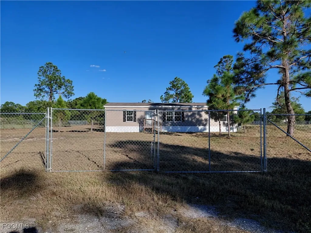 235 N Kennel Street Clewiston FL 33440