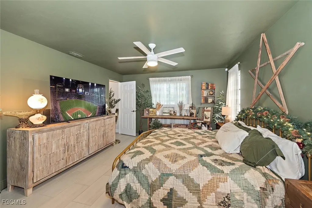 207 SE 43rd Lane Cape Coral FL 33904