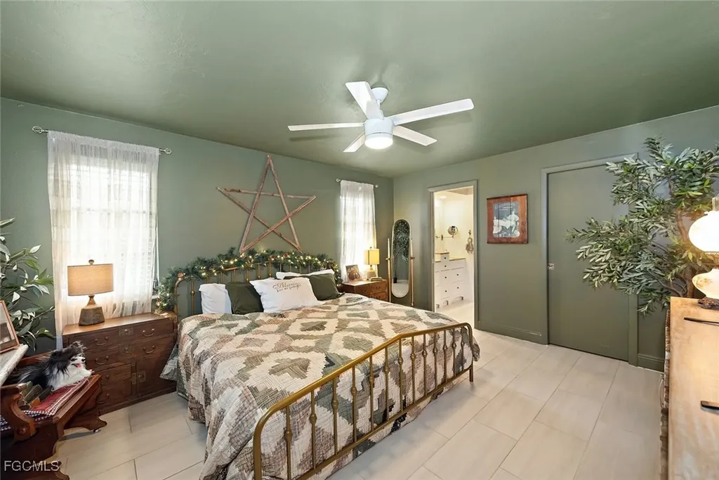 207 SE 43rd Lane Cape Coral FL 33904