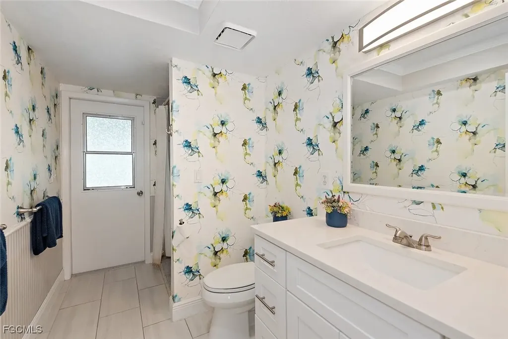 207 SE 43rd Lane Cape Coral FL 33904