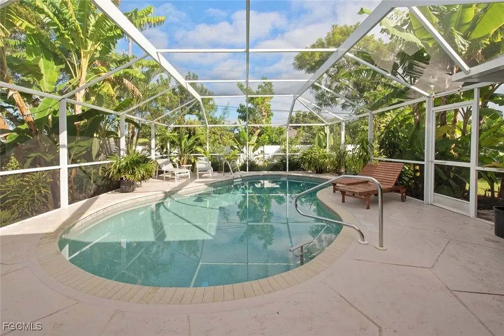 207 SE 43rd Lane Cape Coral FL 33904