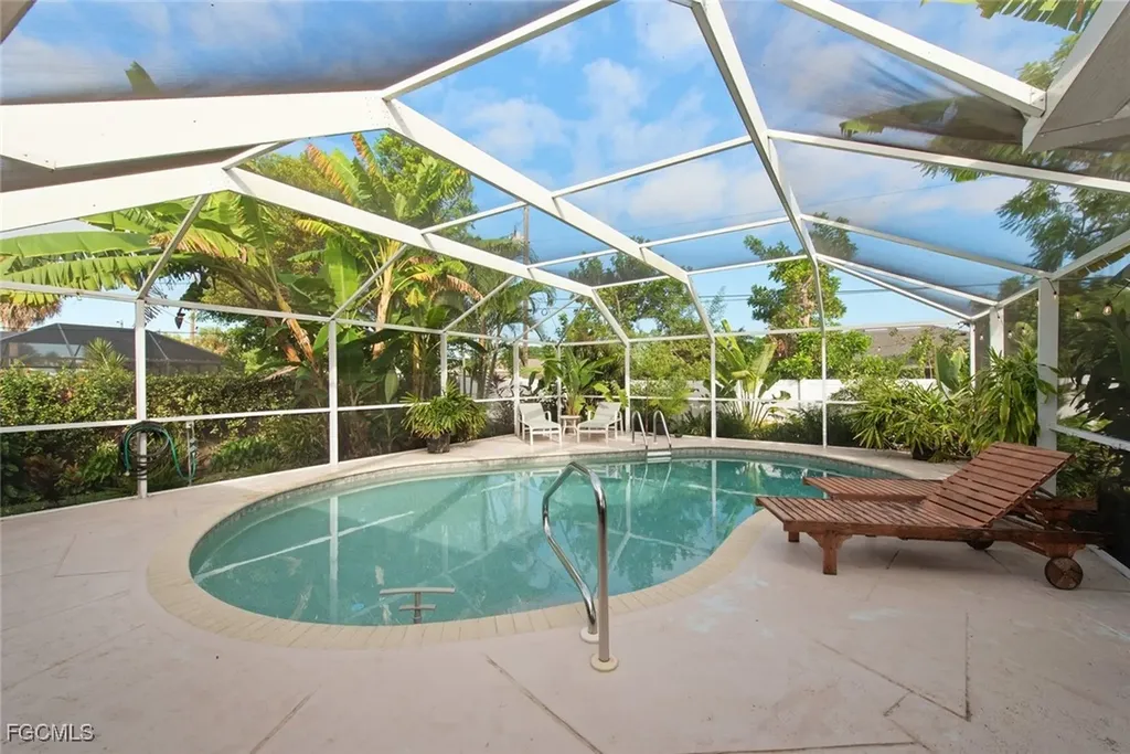 207 SE 43rd Lane Cape Coral FL 33904