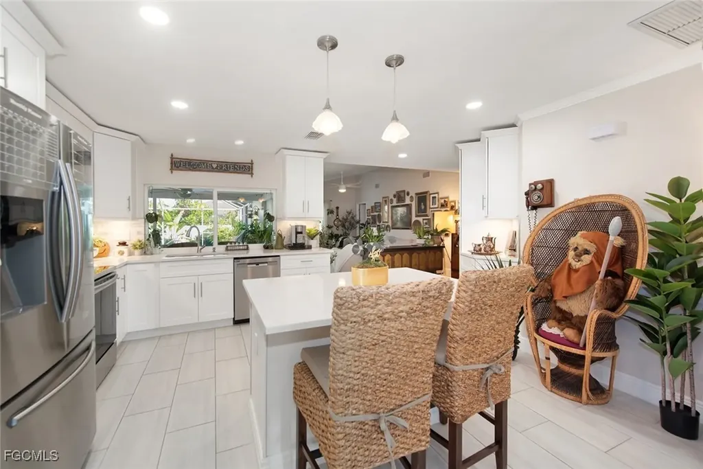 207 SE 43rd Lane Cape Coral FL 33904