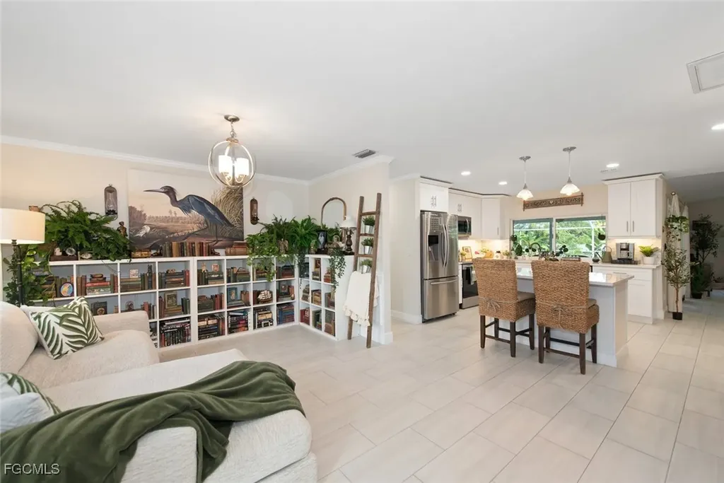 207 SE 43rd Lane Cape Coral FL 33904