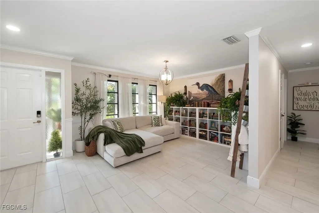 207 SE 43rd Lane Cape Coral FL 33904