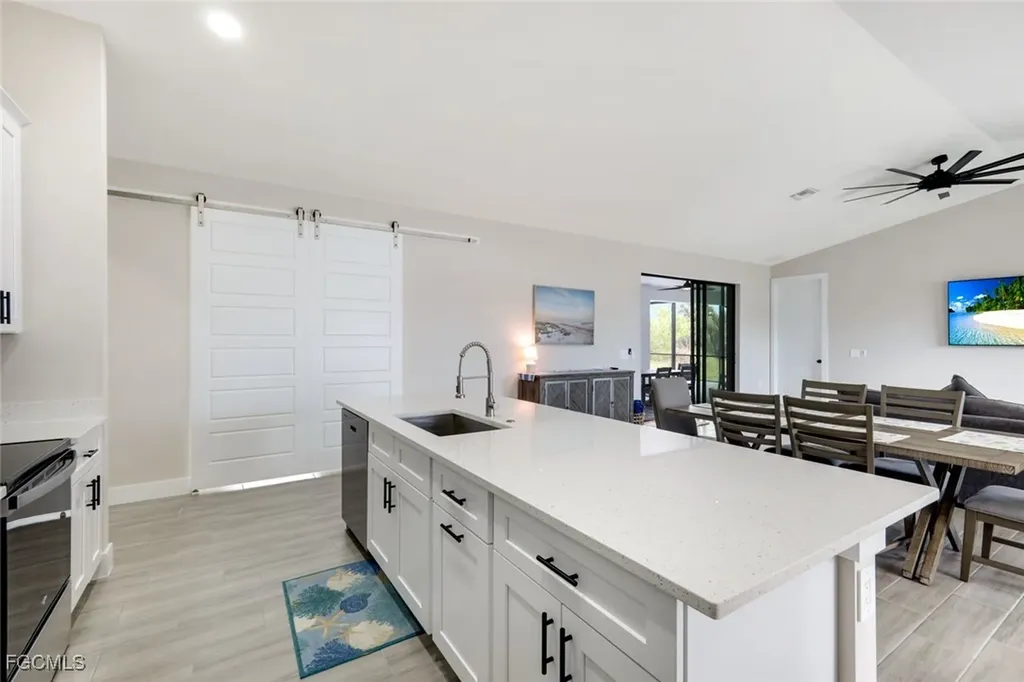 2305 SW 32nd Street Cape Coral FL 33914