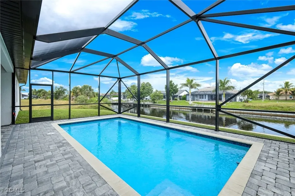 2305 SW 32nd Street Cape Coral FL 33914