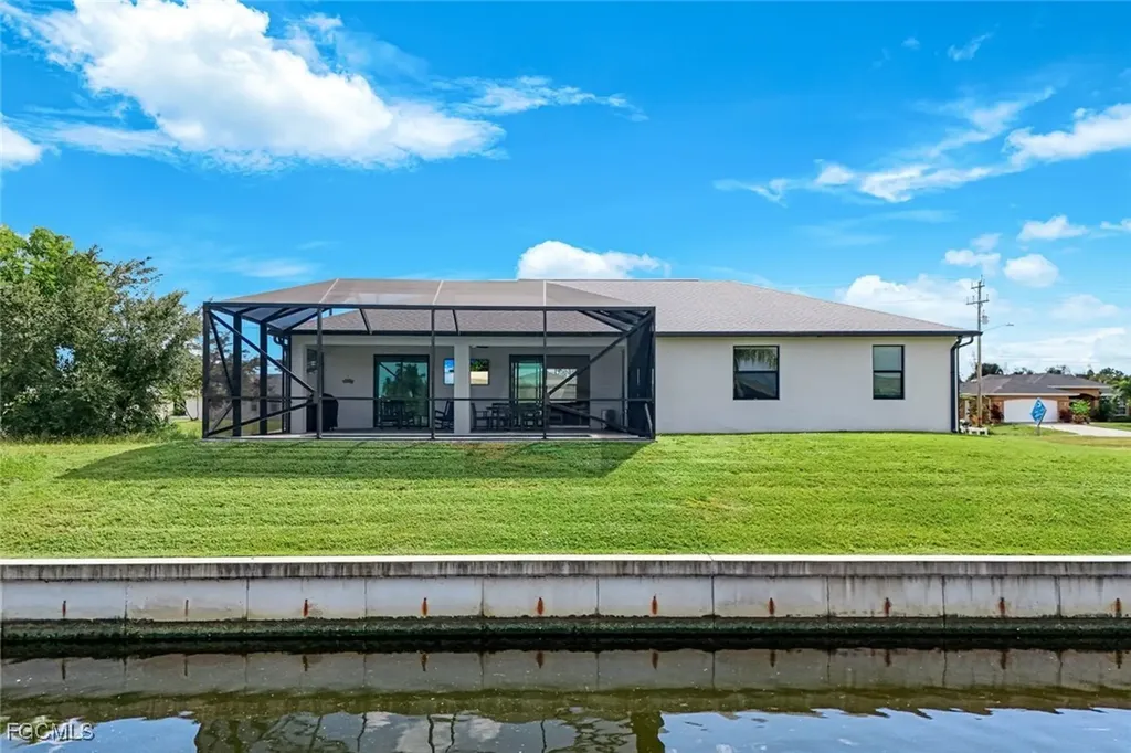 2305 SW 32nd Street Cape Coral FL 33914