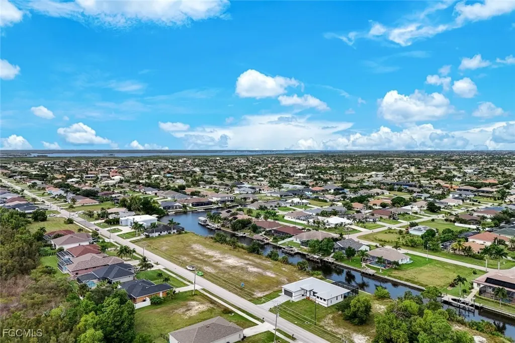 2305 SW 32nd Street Cape Coral FL 33914