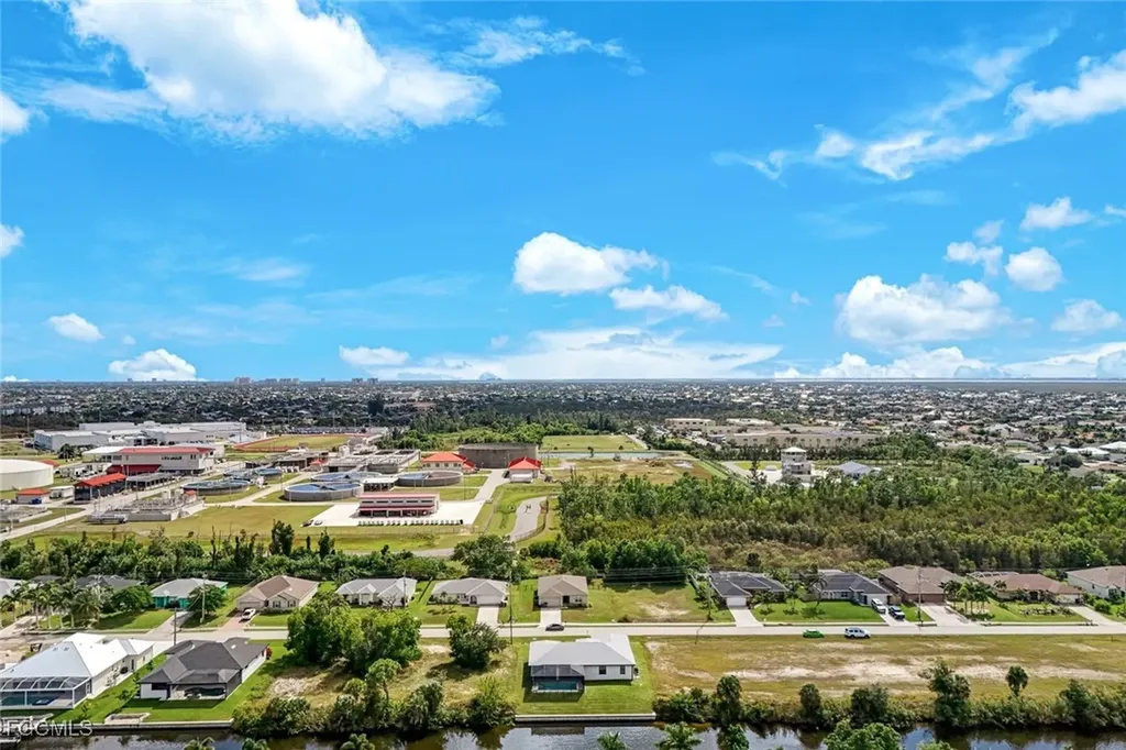 2305 SW 32nd Street Cape Coral FL 33914