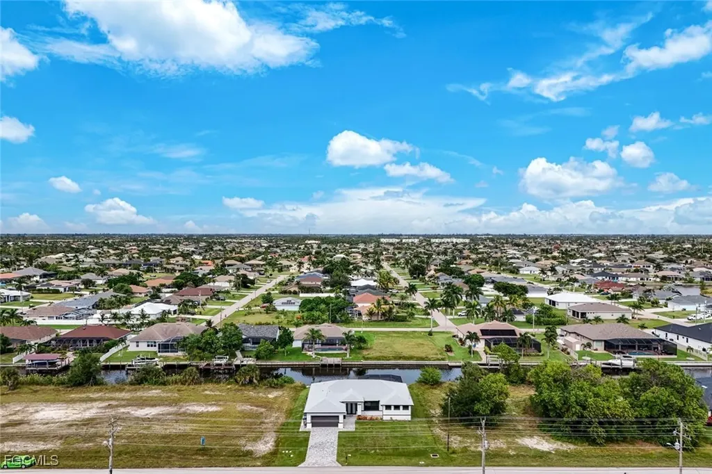 2305 SW 32nd Street Cape Coral FL 33914