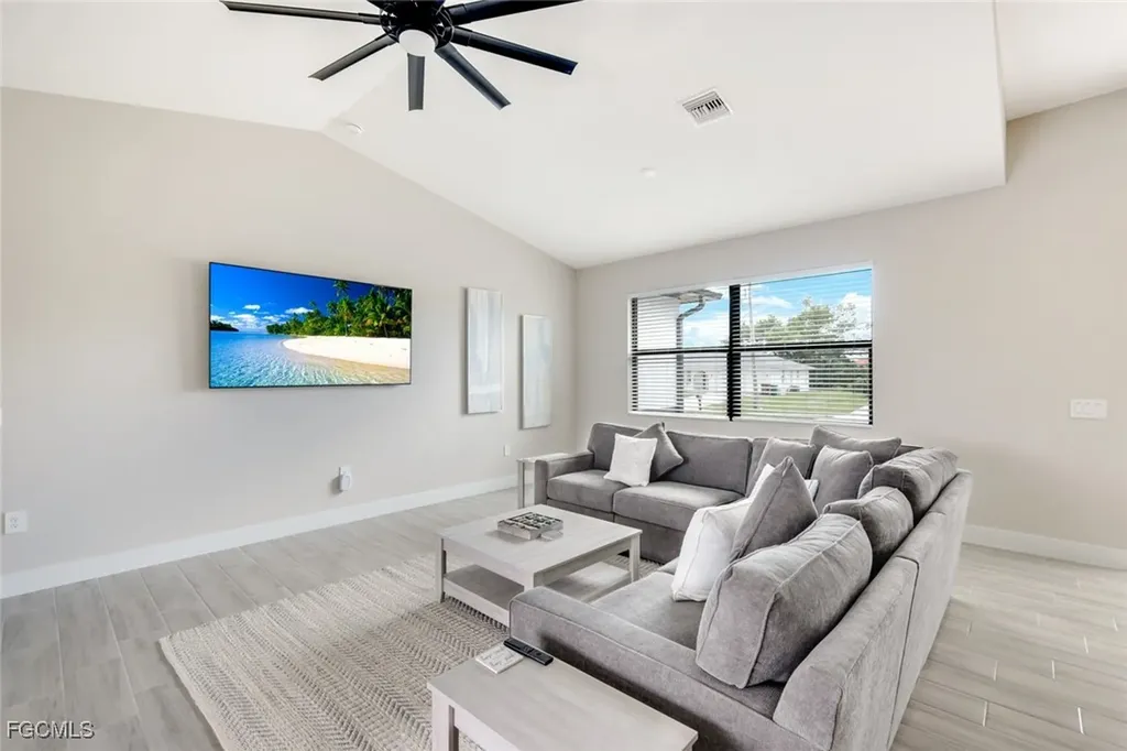 2305 SW 32nd Street Cape Coral FL 33914