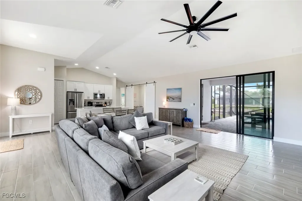 2305 SW 32nd Street Cape Coral FL 33914