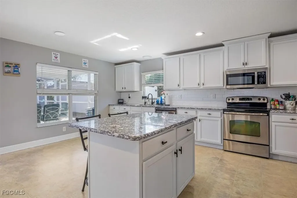 3739 NE 16th Avenue Cape Coral FL 33909