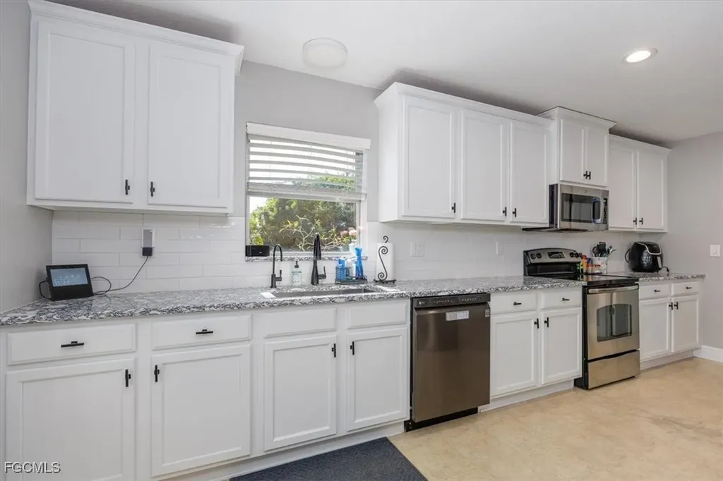 3739 NE 16th Avenue Cape Coral FL 33909