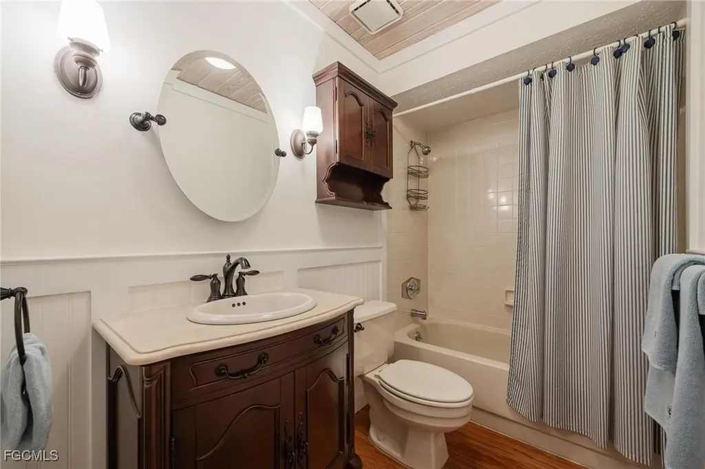 4914 Tudor Drive Cape Coral FL 33904