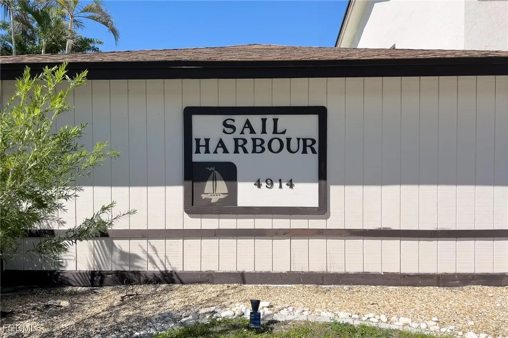 4914 Tudor Drive Cape Coral FL 33904