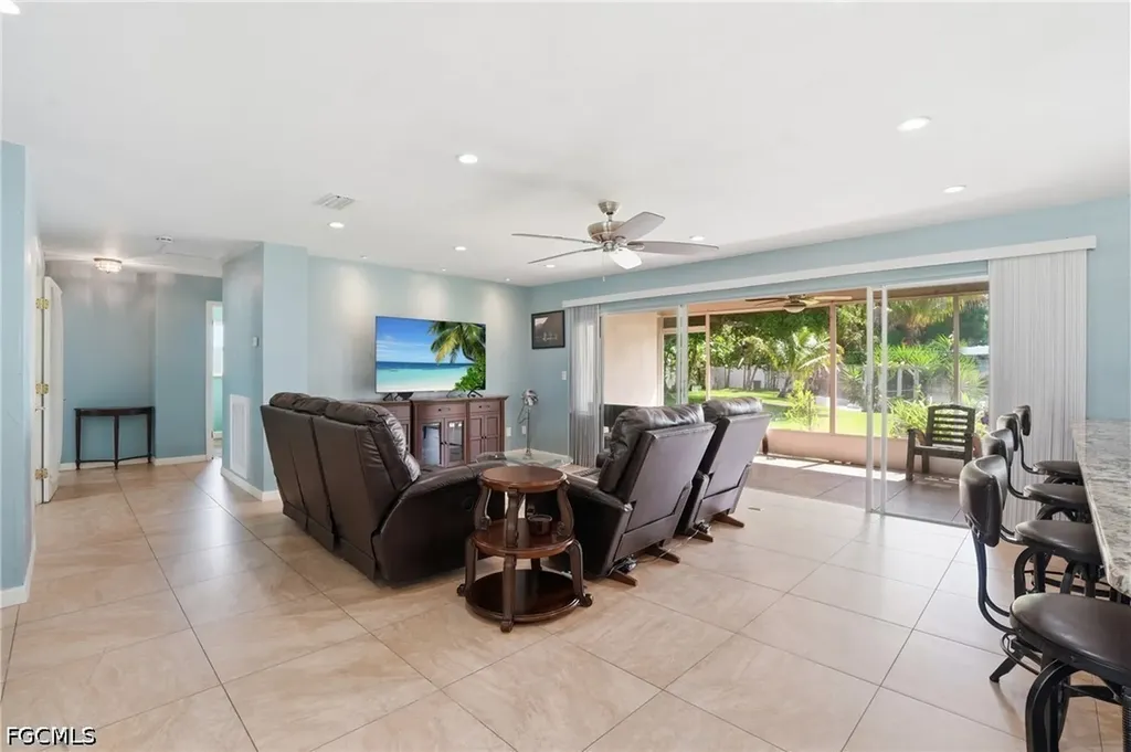 5229 Pelican Boulevard Cape Coral FL 33914