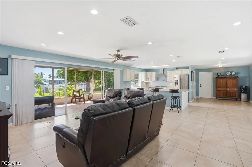 5229 Pelican Boulevard Cape Coral FL 33914