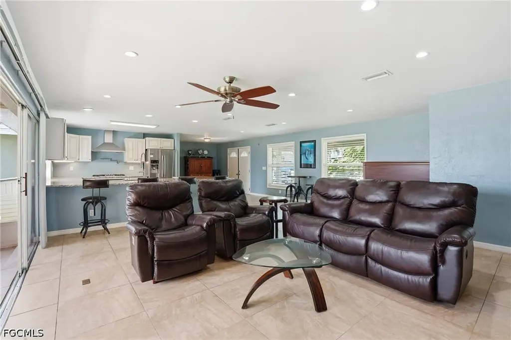 5229 Pelican Boulevard Cape Coral FL 33914