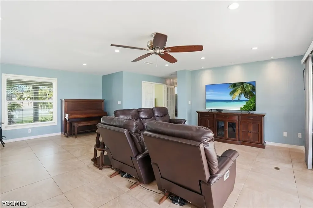 5229 Pelican Boulevard Cape Coral FL 33914
