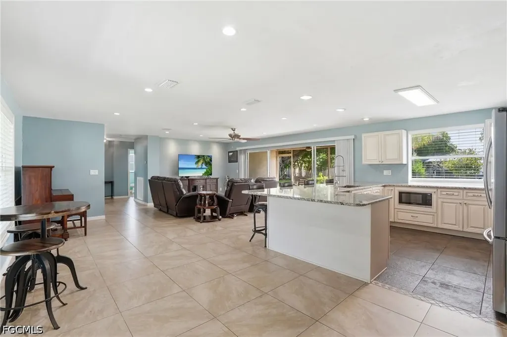 5229 Pelican Boulevard Cape Coral FL 33914
