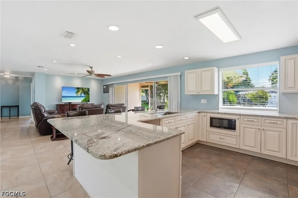 5229 Pelican Boulevard Cape Coral FL 33914